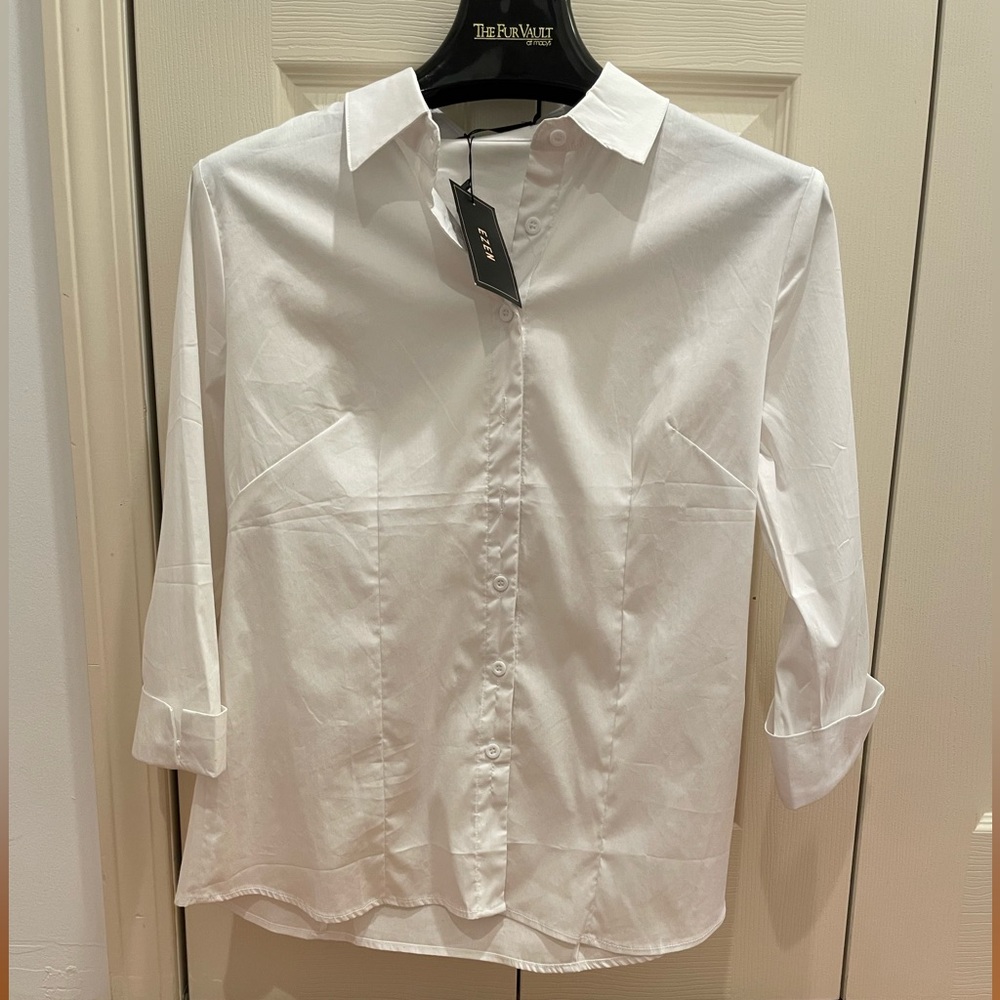 EZEN  white collar blouse, back seams, 3/4 cuffed sleeves.